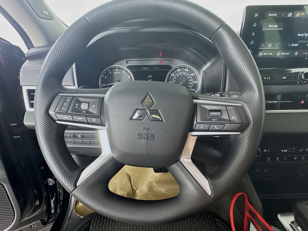 2026 Mitsubishi Outlander ES