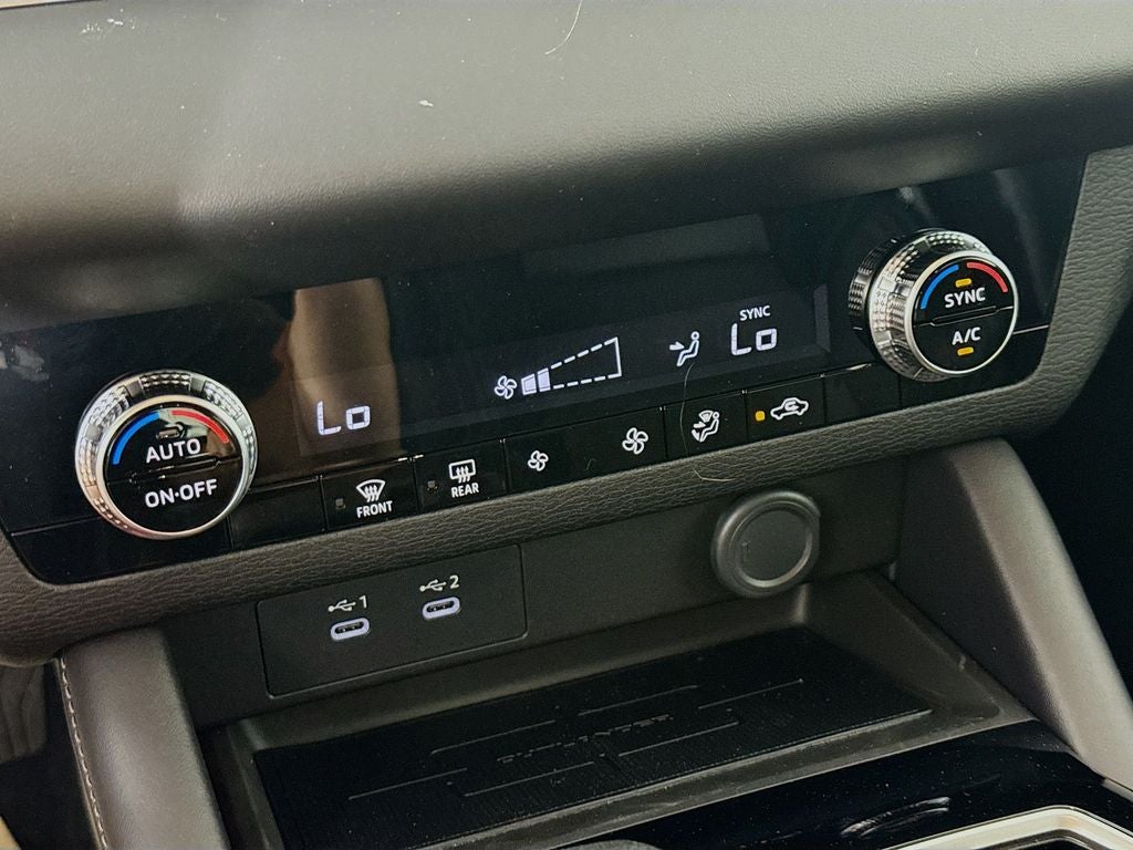 2026 Mitsubishi Outlander ES