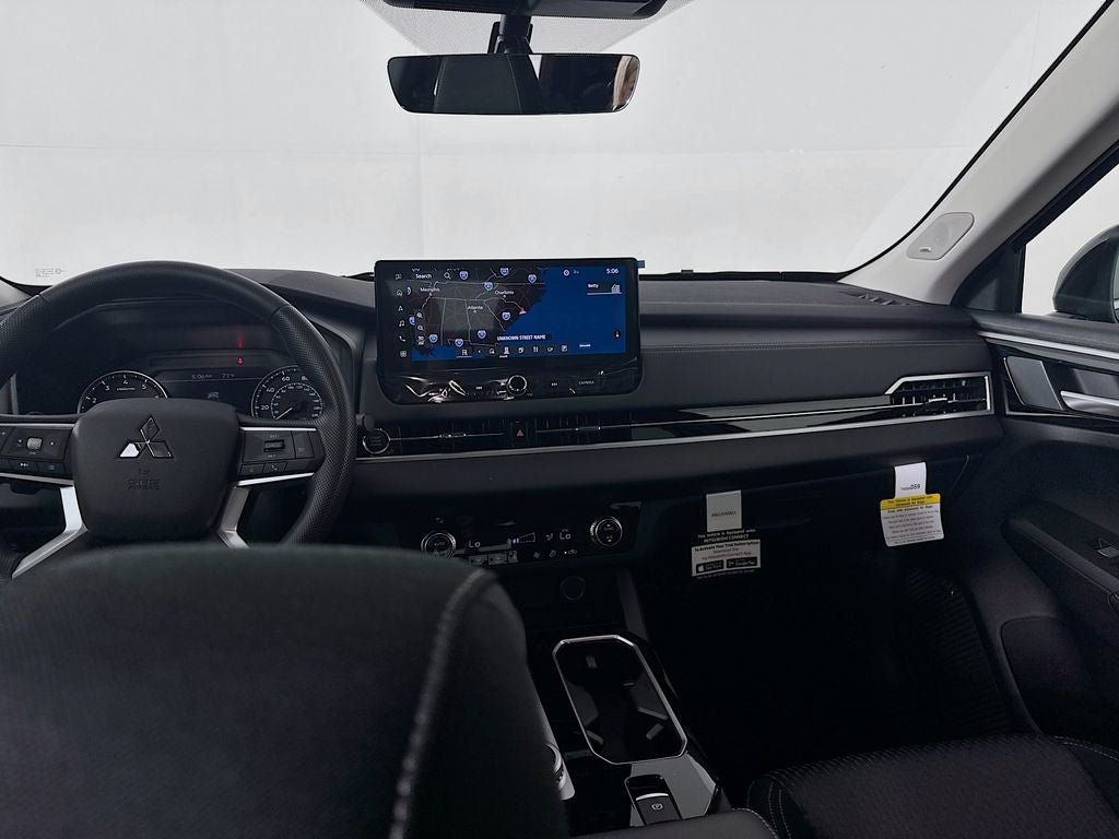 2026 Mitsubishi Outlander ES
