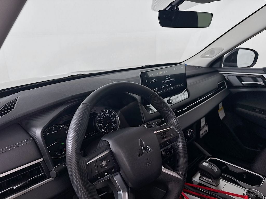 2026 Mitsubishi Outlander ES