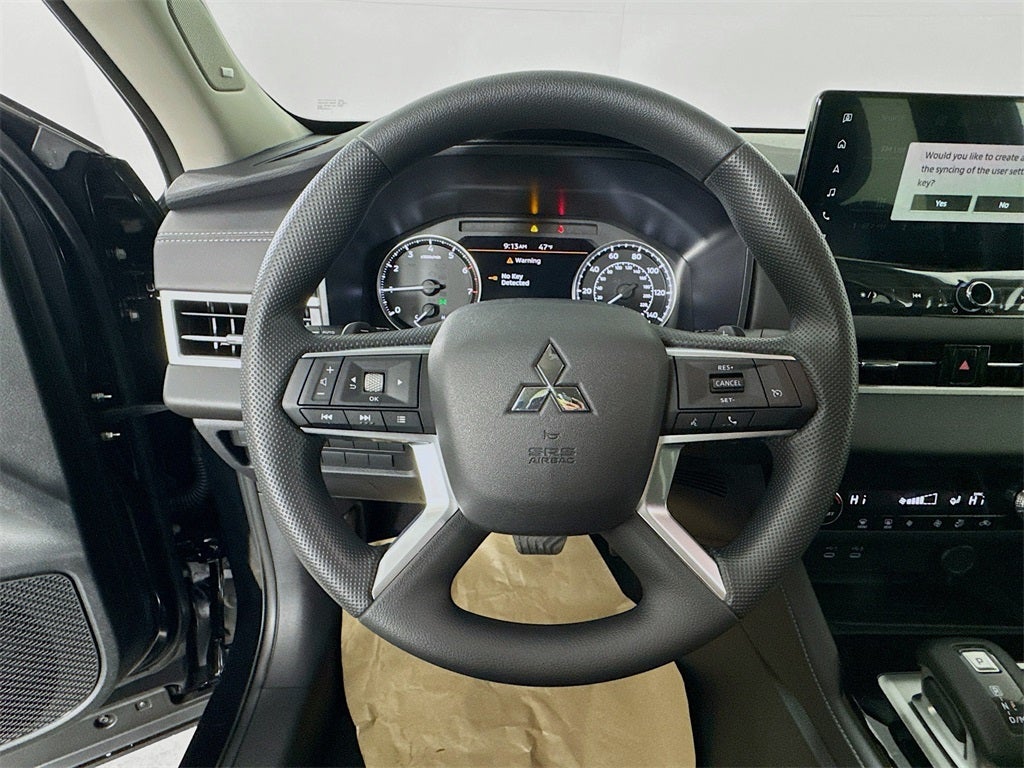 2026 Mitsubishi Outlander ES