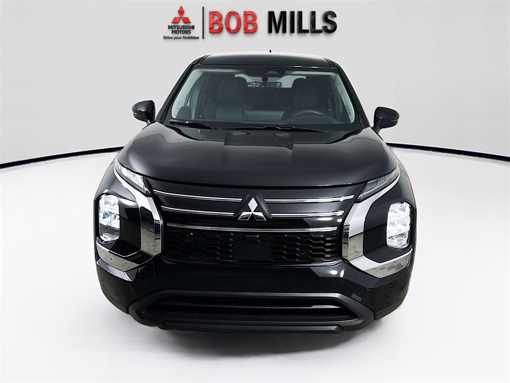 2026 Mitsubishi Outlander ES