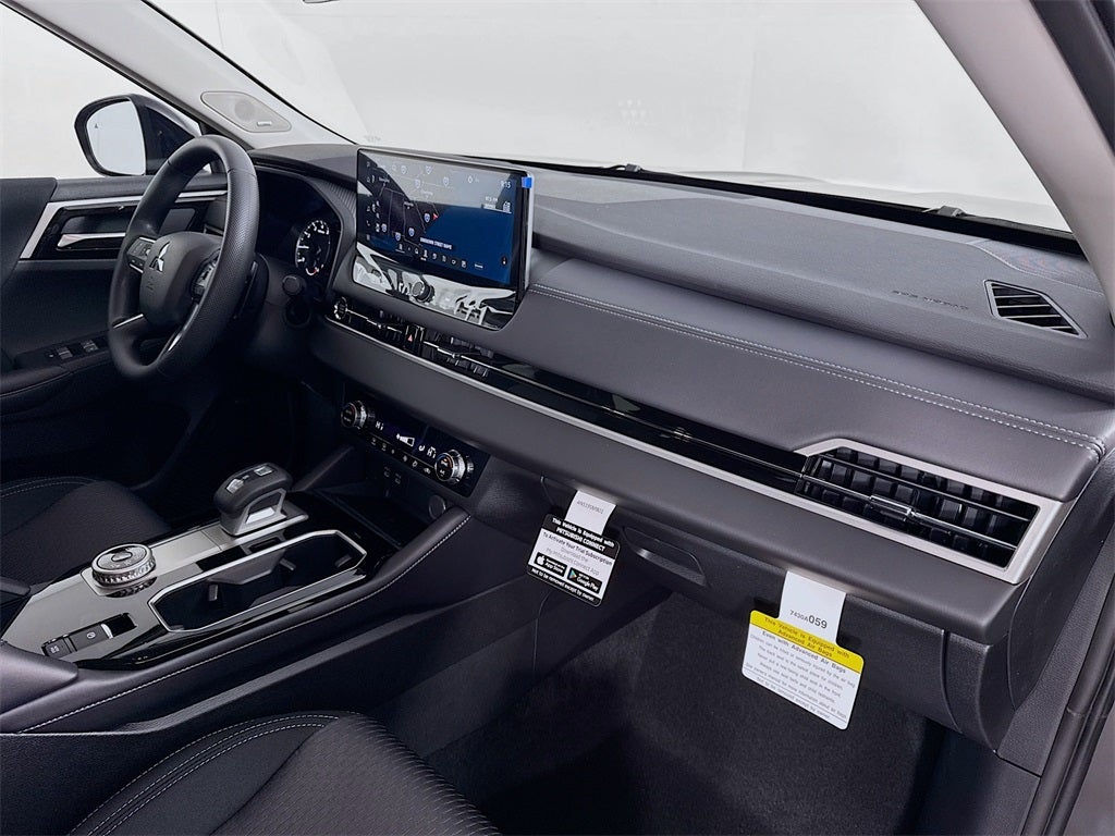 2026 Mitsubishi Outlander ES