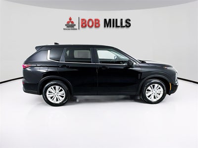 2026 Mitsubishi Outlander ES