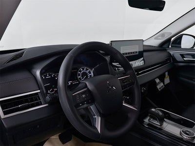 2026 Mitsubishi Outlander ES