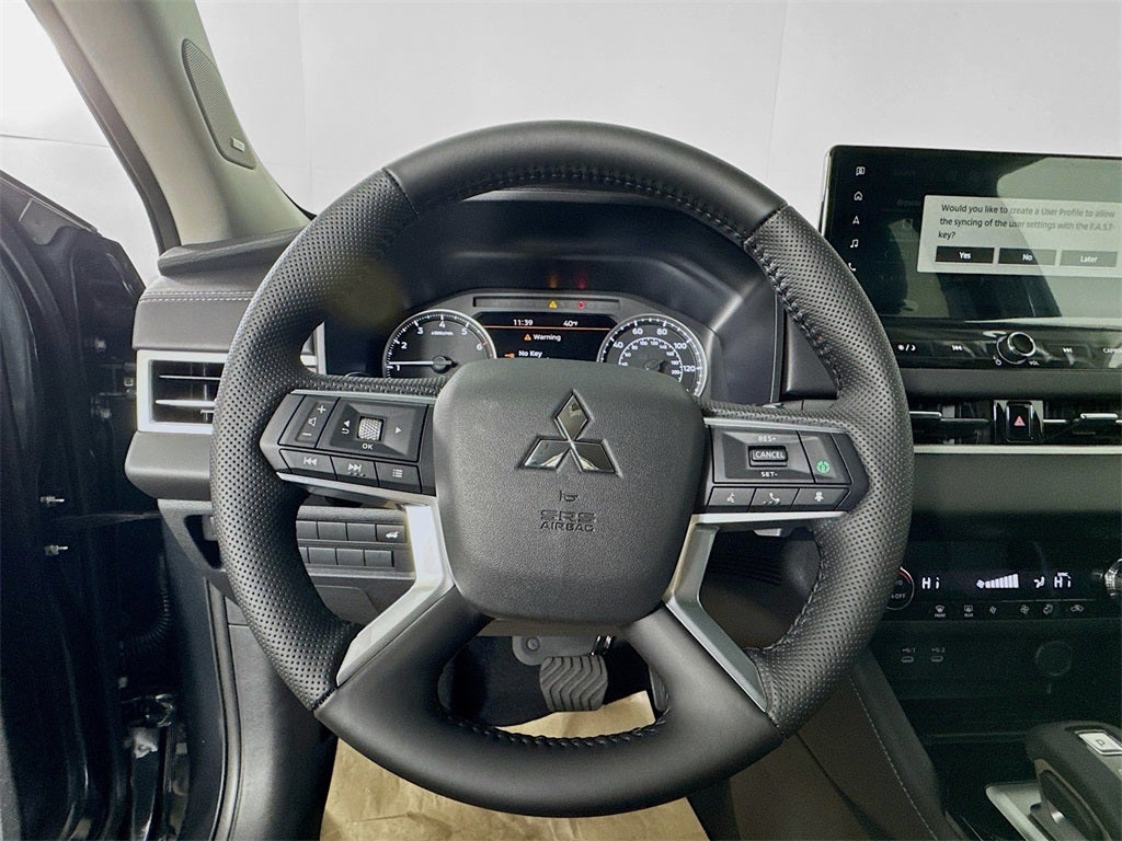 2025 Mitsubishi Outlander SE