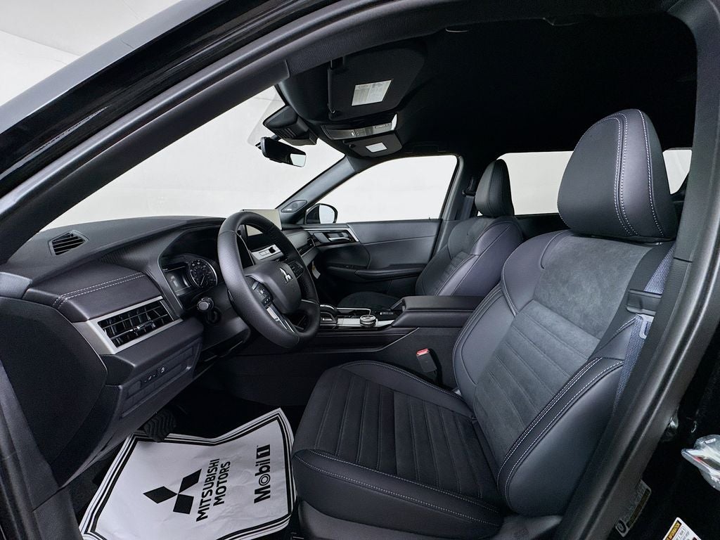 2026 Mitsubishi Outlander LE