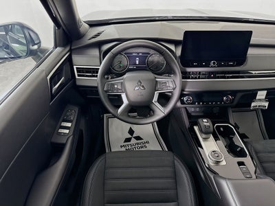 2026 Mitsubishi Outlander LE