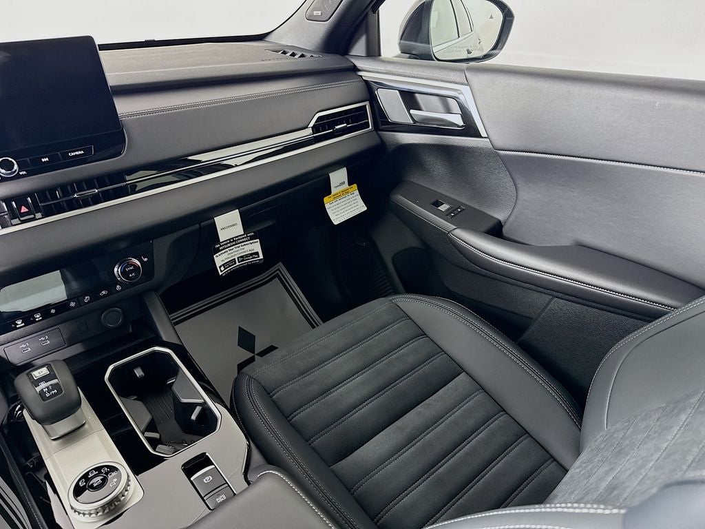 2026 Mitsubishi Outlander LE