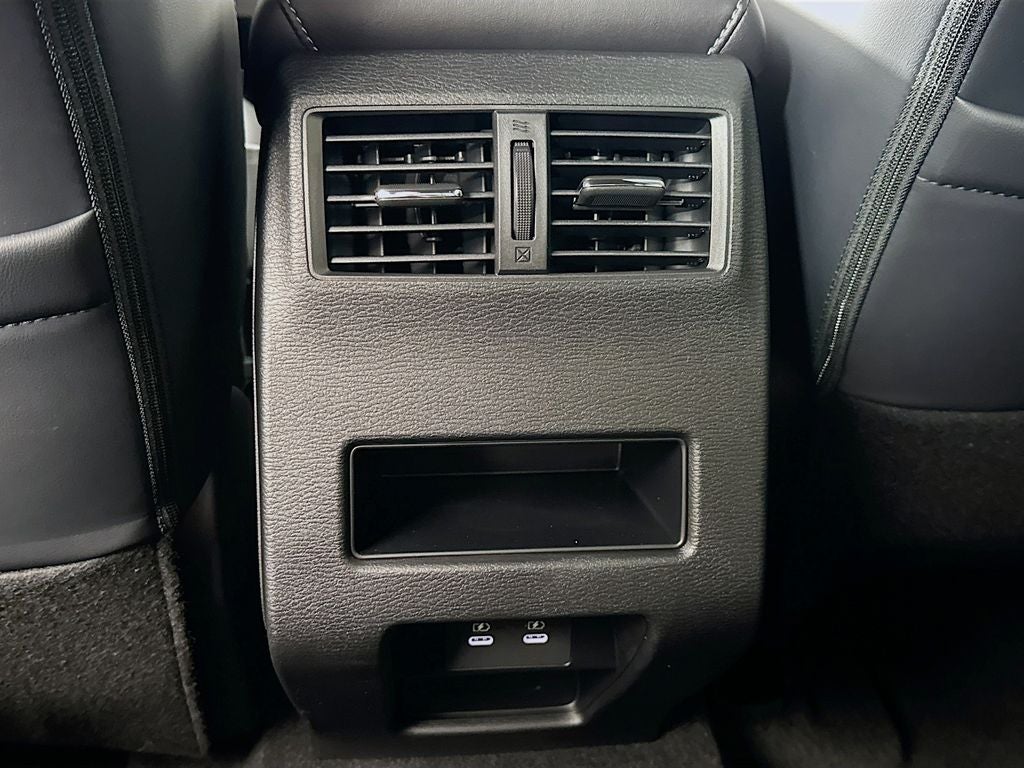 2026 Mitsubishi Outlander LE