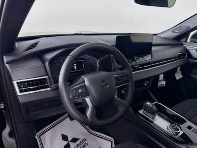 2026 Mitsubishi Outlander LE