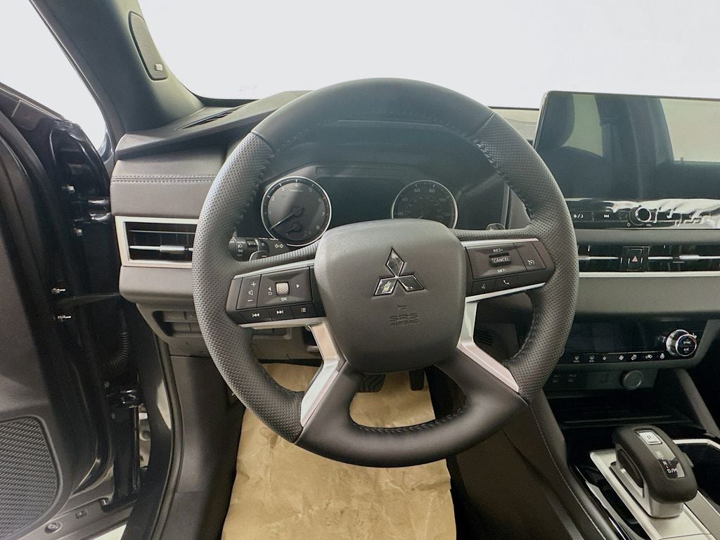 2026 Mitsubishi Outlander LE