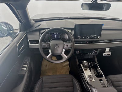 2026 Mitsubishi Outlander LE