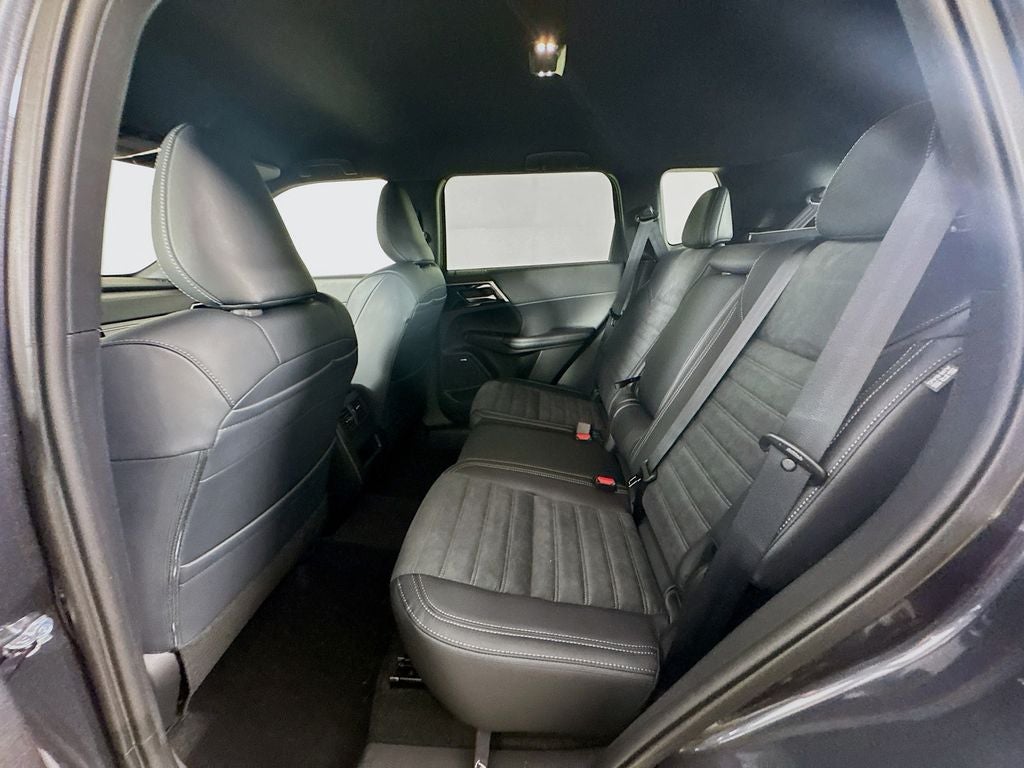 2026 Mitsubishi Outlander LE
