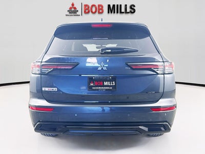 2026 Mitsubishi Outlander LE