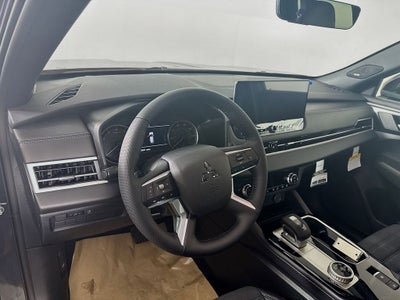 2026 Mitsubishi Outlander LE