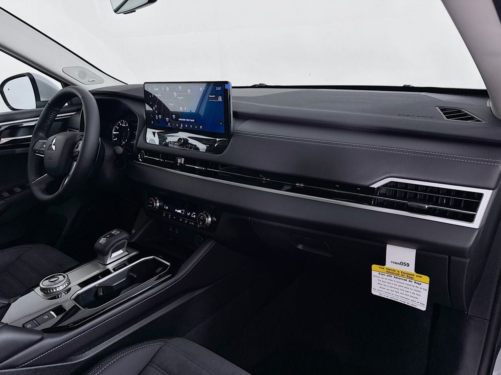 2026 Mitsubishi Outlander SE