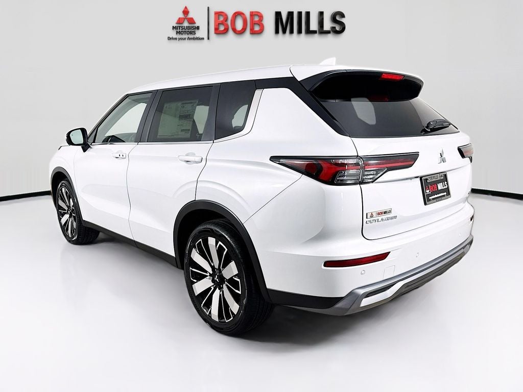 2026 Mitsubishi Outlander SE