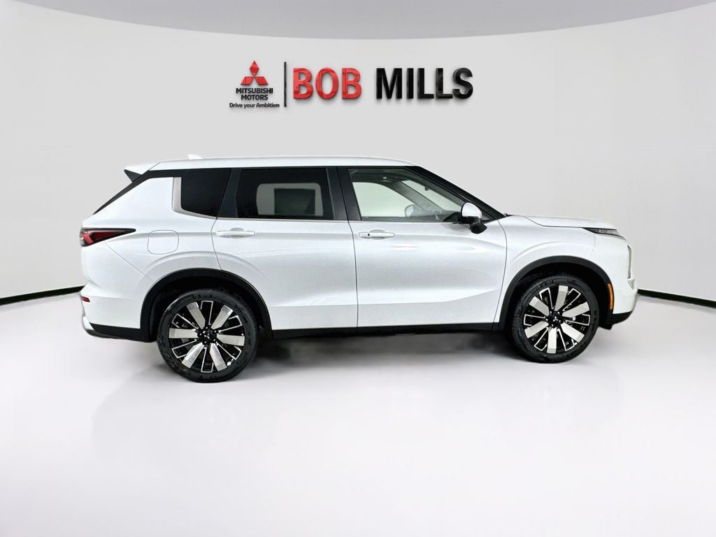 2026 Mitsubishi Outlander SE