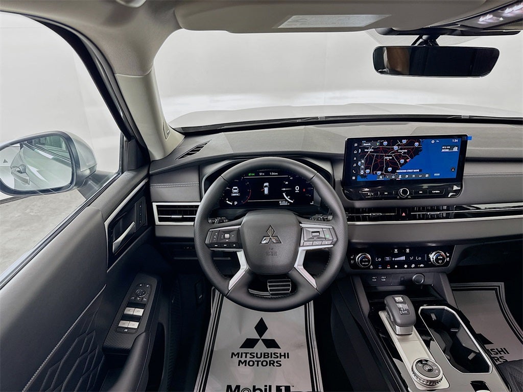 2025 Mitsubishi Outlander SEL