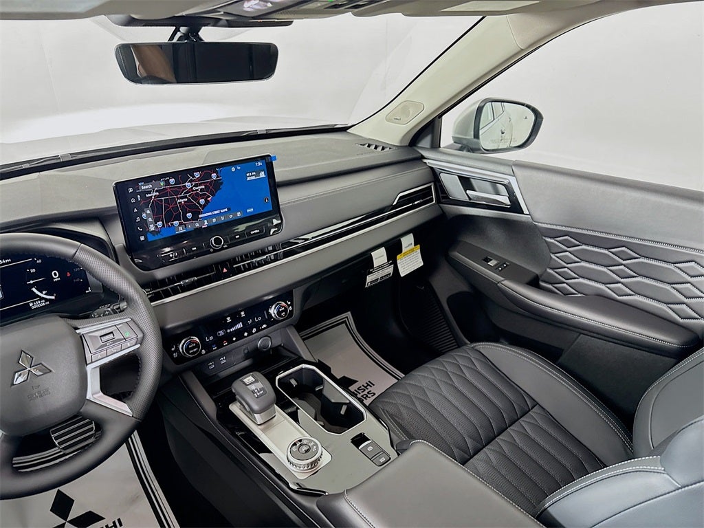 2025 Mitsubishi Outlander SEL