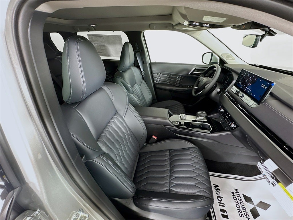 2025 Mitsubishi Outlander SEL