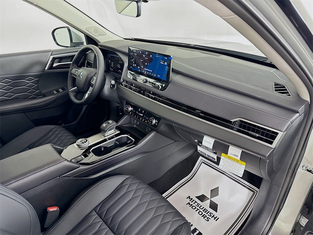 2025 Mitsubishi Outlander SEL