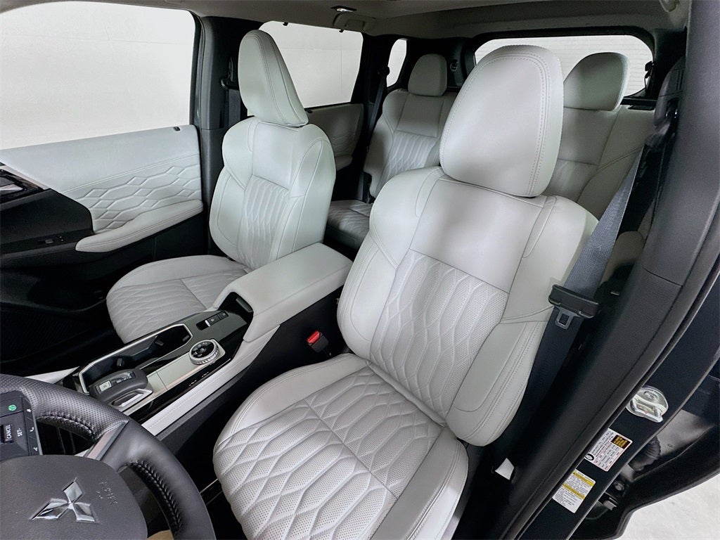 2025 Mitsubishi Outlander SEL