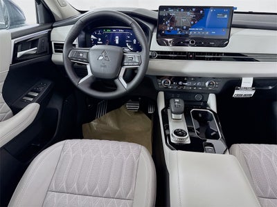 2025 Mitsubishi Outlander SEL