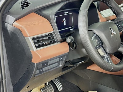 2025 Mitsubishi Outlander SEL