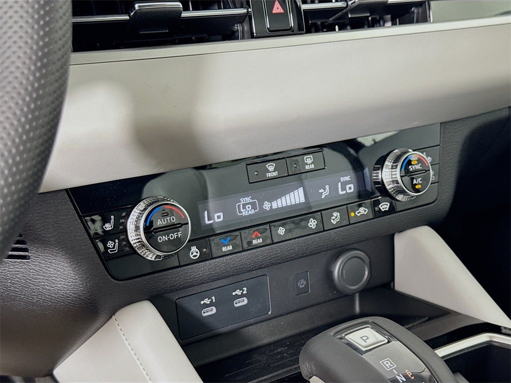 2025 Mitsubishi Outlander Platinum Edition