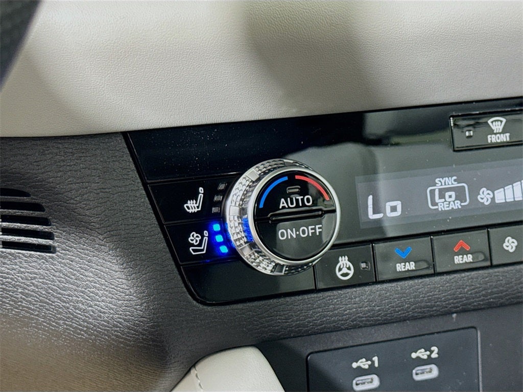 2025 Mitsubishi Outlander Platinum Edition