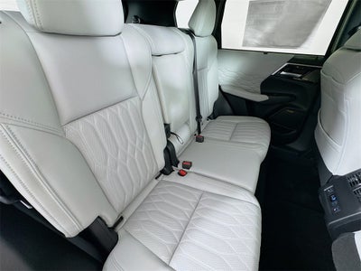 2025 Mitsubishi Outlander Platinum Edition