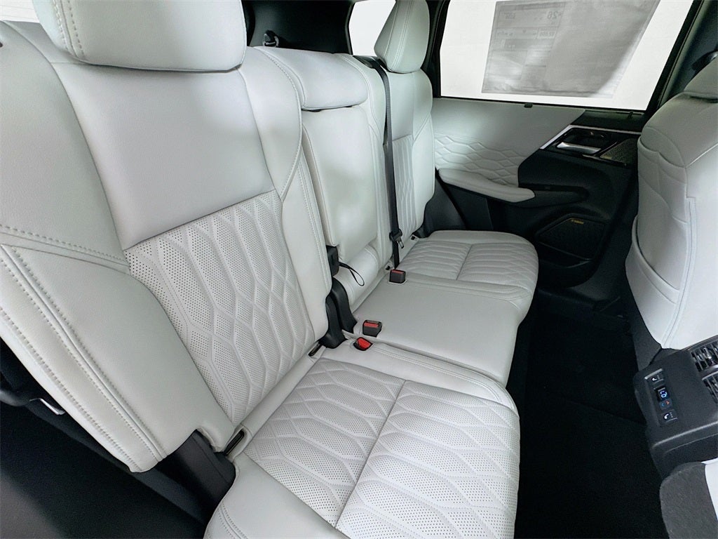 2025 Mitsubishi Outlander Platinum Edition