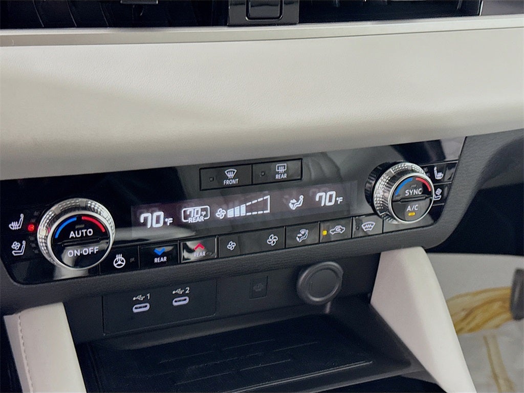 2025 Mitsubishi Outlander Platinum Edition