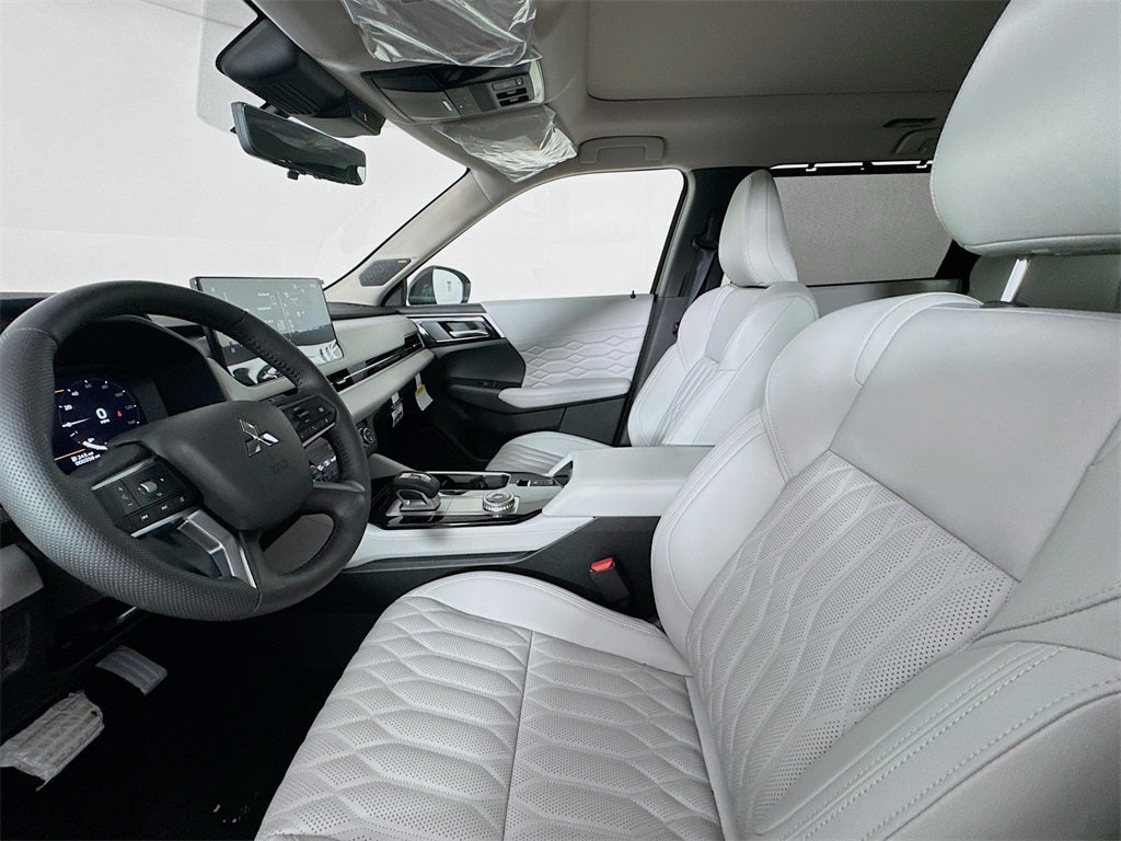 2025 Mitsubishi Outlander Platinum Edition