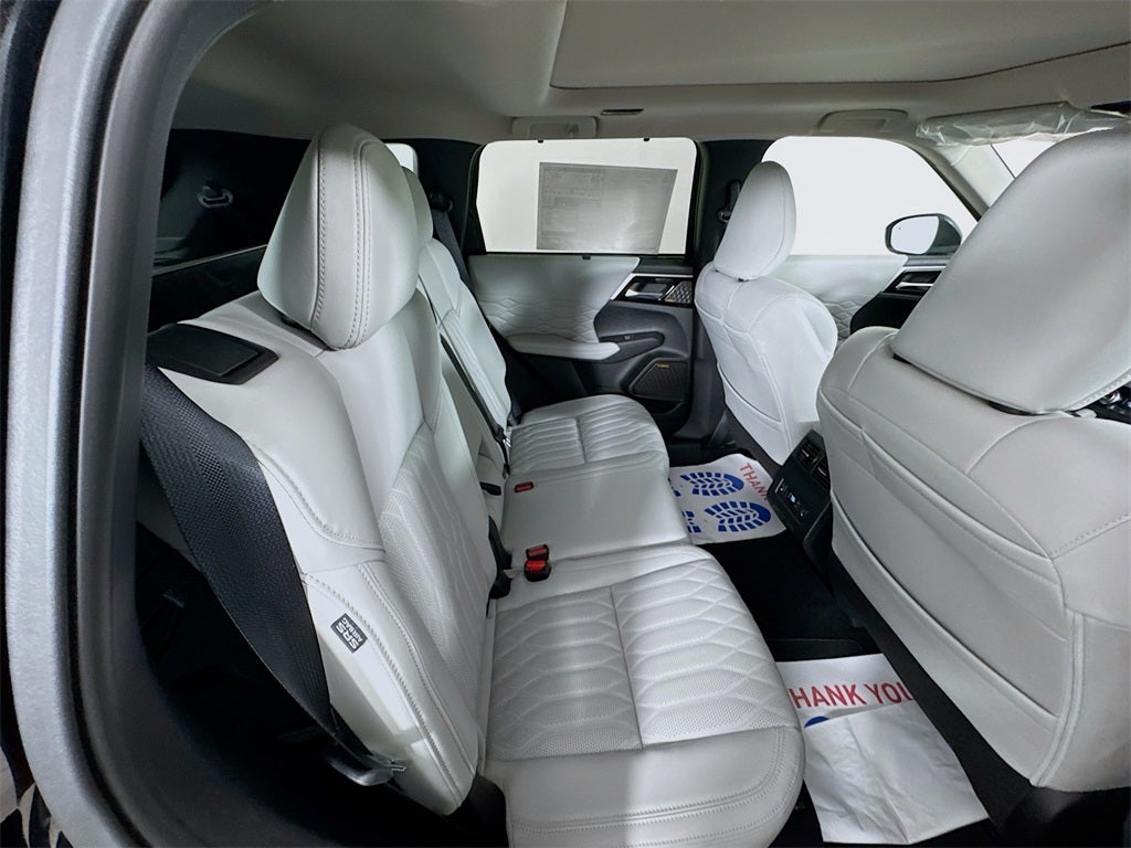 2025 Mitsubishi Outlander Platinum Edition