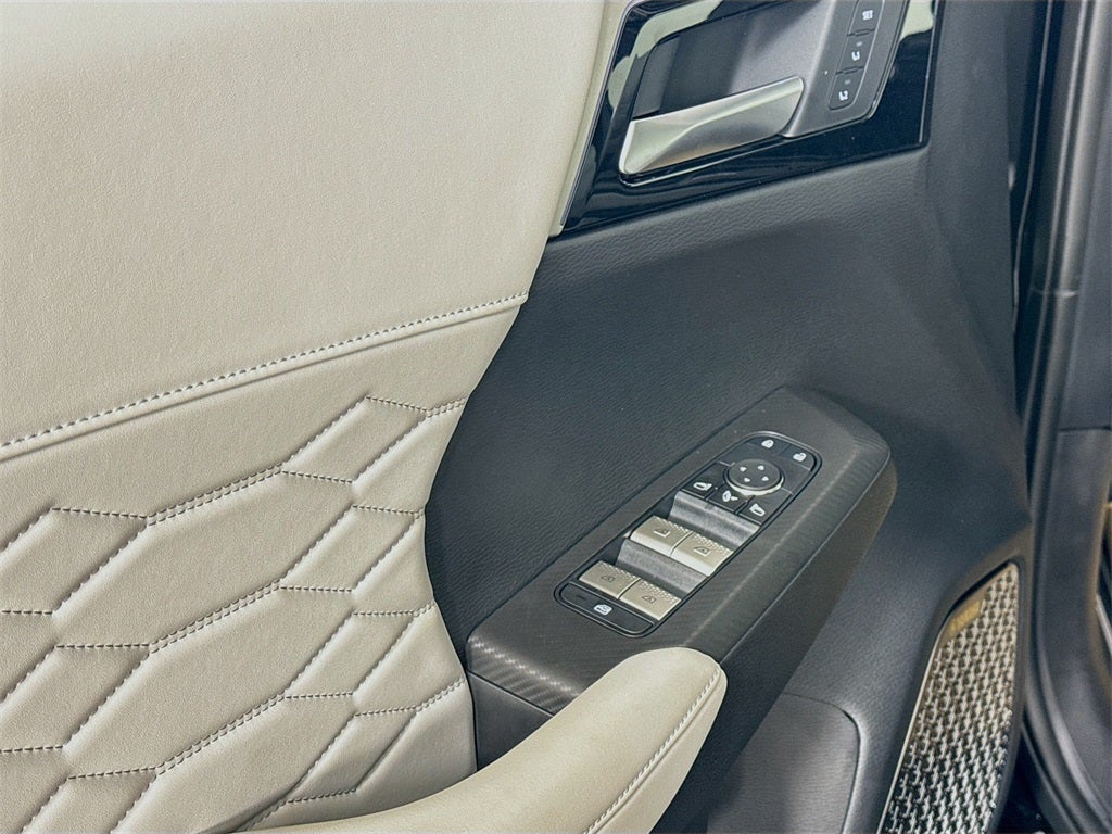 2025 Mitsubishi Outlander Platinum Edition