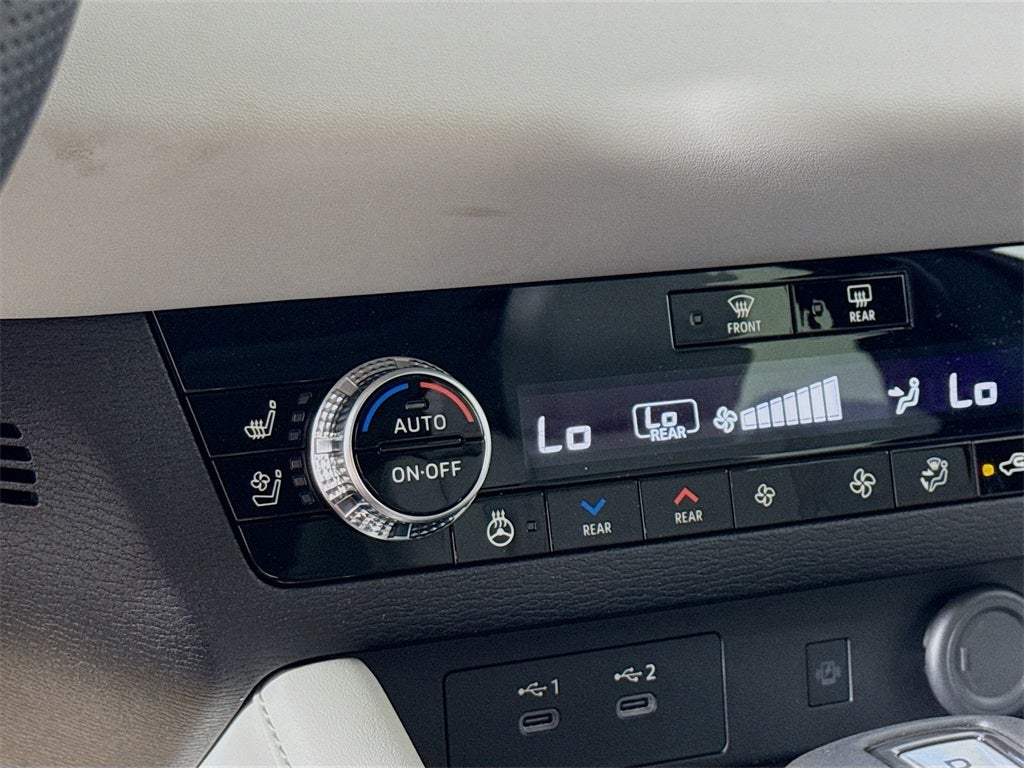 2025 Mitsubishi Outlander Platinum Edition