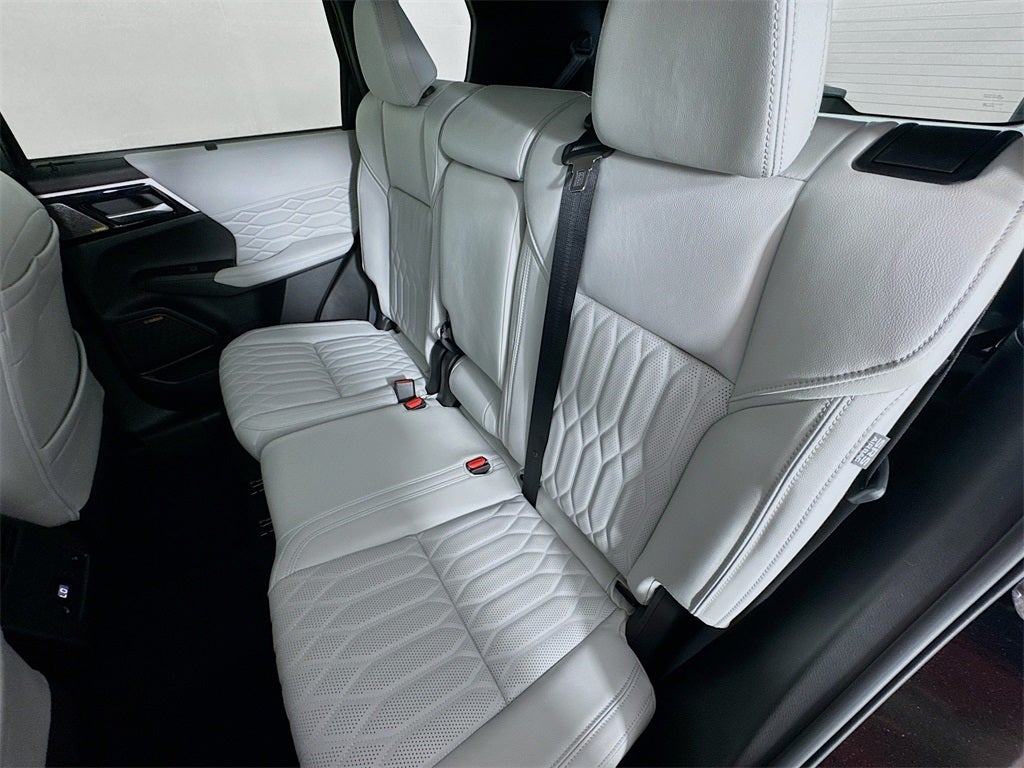 2025 Mitsubishi Outlander Platinum Edition