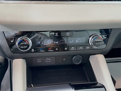 2025 Mitsubishi Outlander PHEV SEL