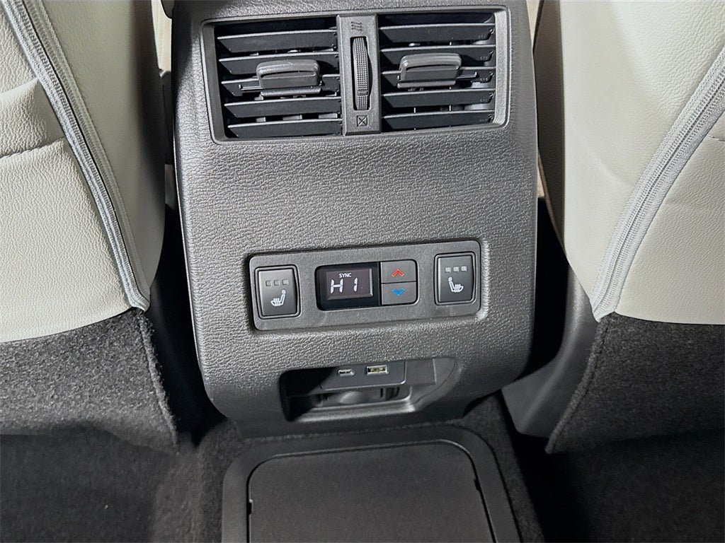 2025 Mitsubishi Outlander PHEV SEL