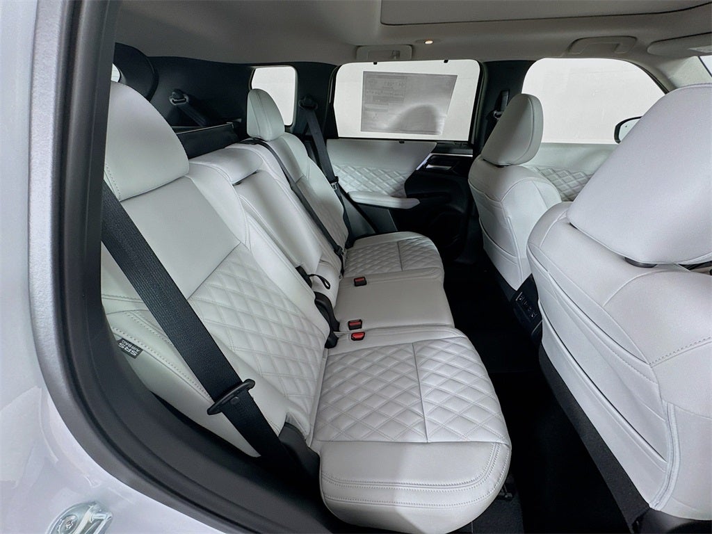 2025 Mitsubishi Outlander PHEV SEL