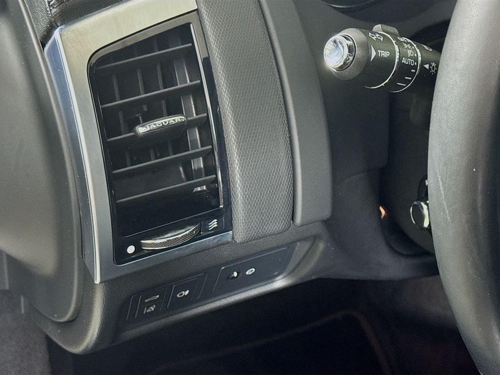 2018 Jaguar F-TYPE Base