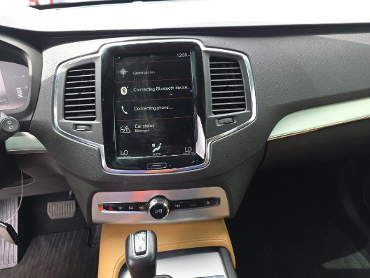 2018 Volvo XC90 T5 Momentum 5P